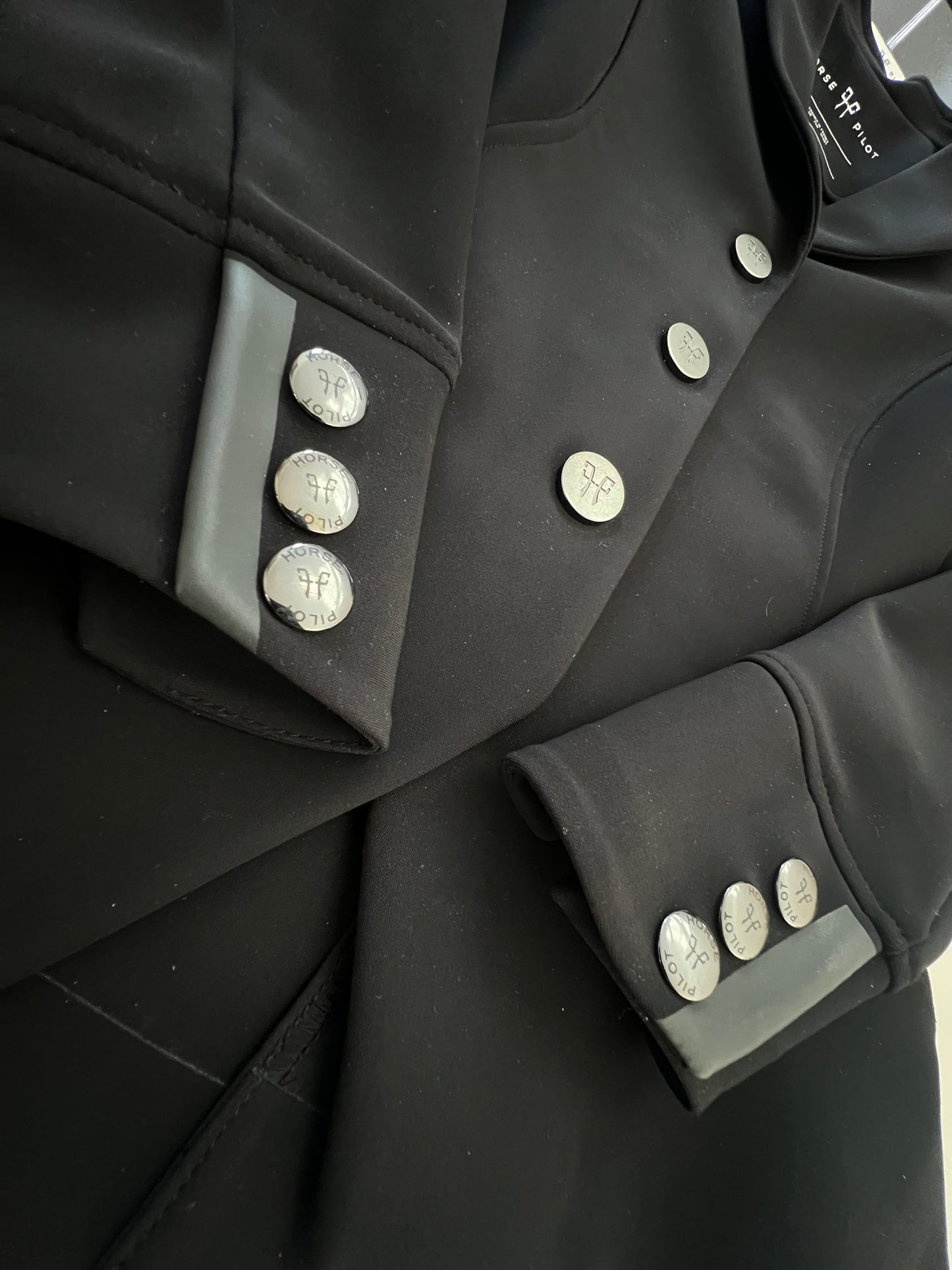 La veste d'équitation fille pour concours hippique