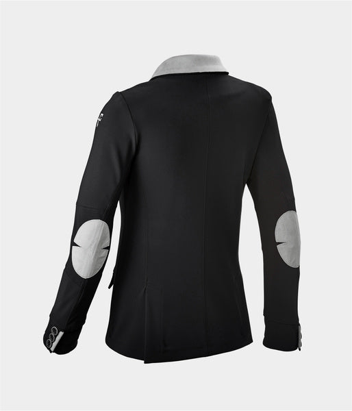 UNE VESTE DE CONCOURS POUR LES JEUNES COMPÉTITEURS•