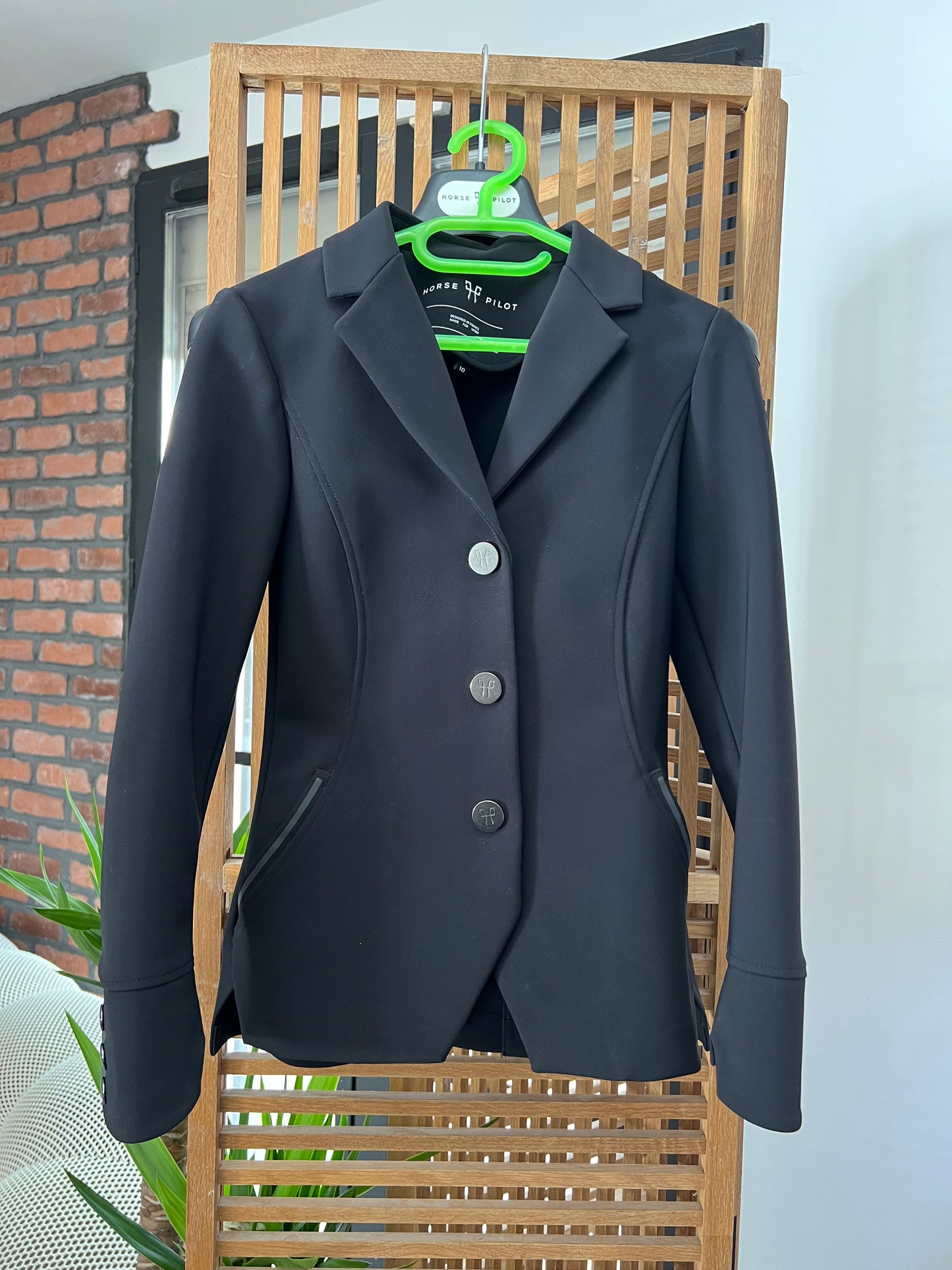 La veste d'équitation fille pour concours hippique