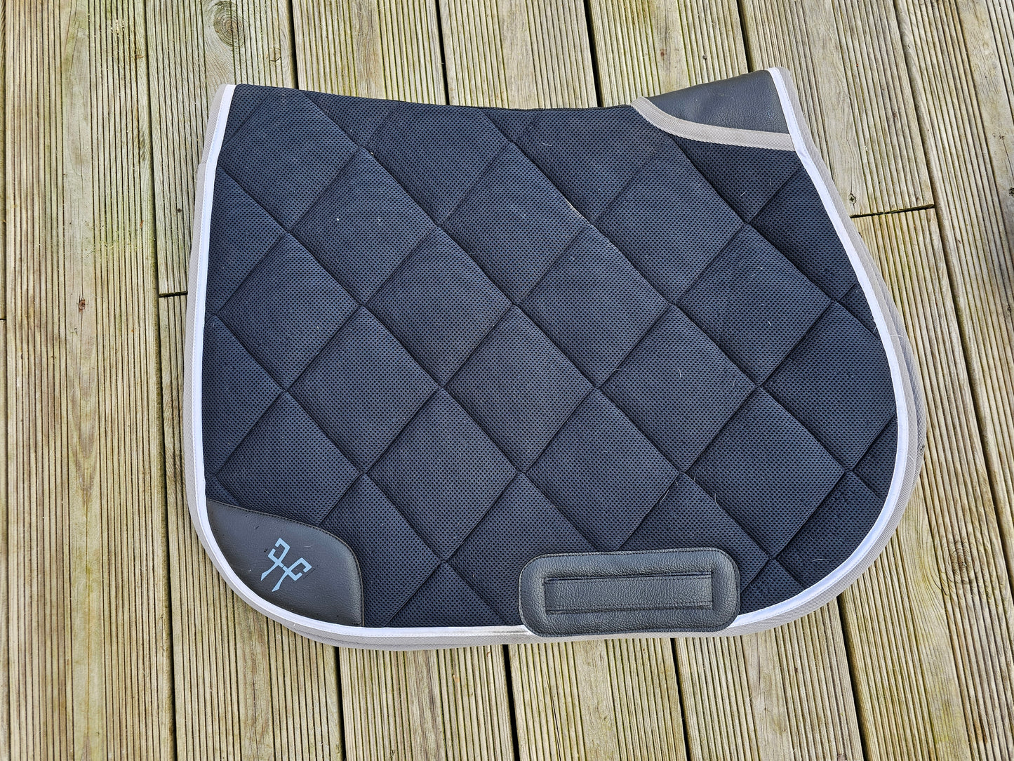 SADDLE PAD • Tapis de selle & équipement pour cheval