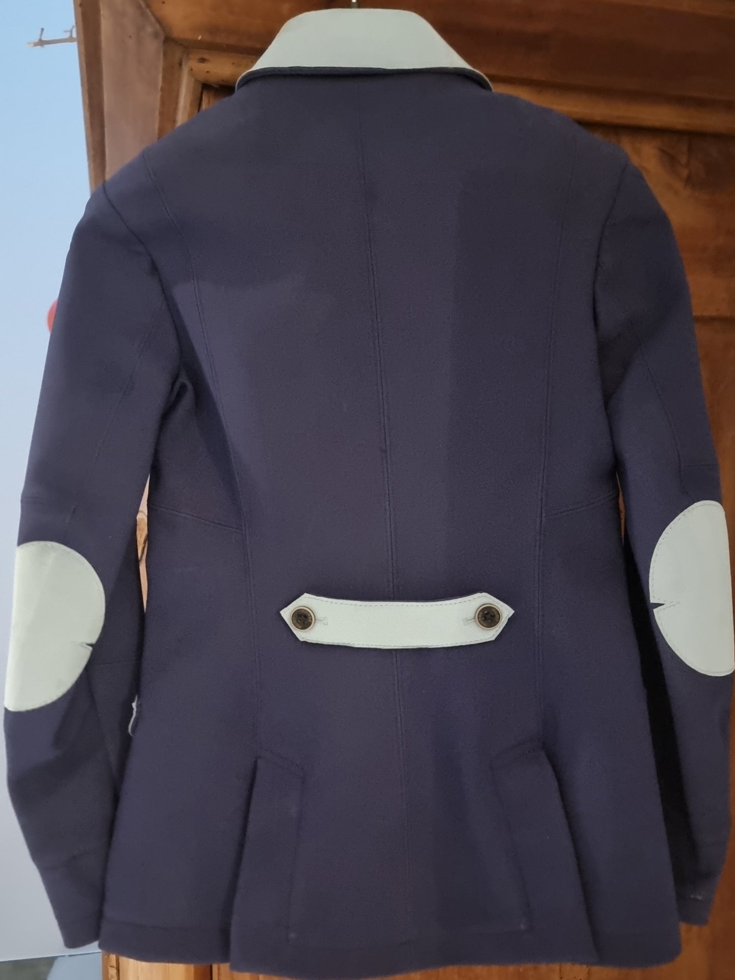 UNE VESTE DE CONCOURS POUR LES JEUNES COMPÉTITEURS•