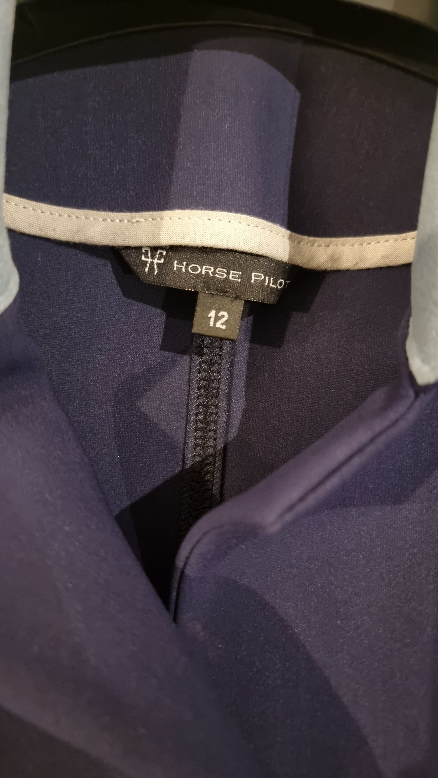 UNE VESTE DE CONCOURS POUR LES JEUNES COMPÉTITEURS•