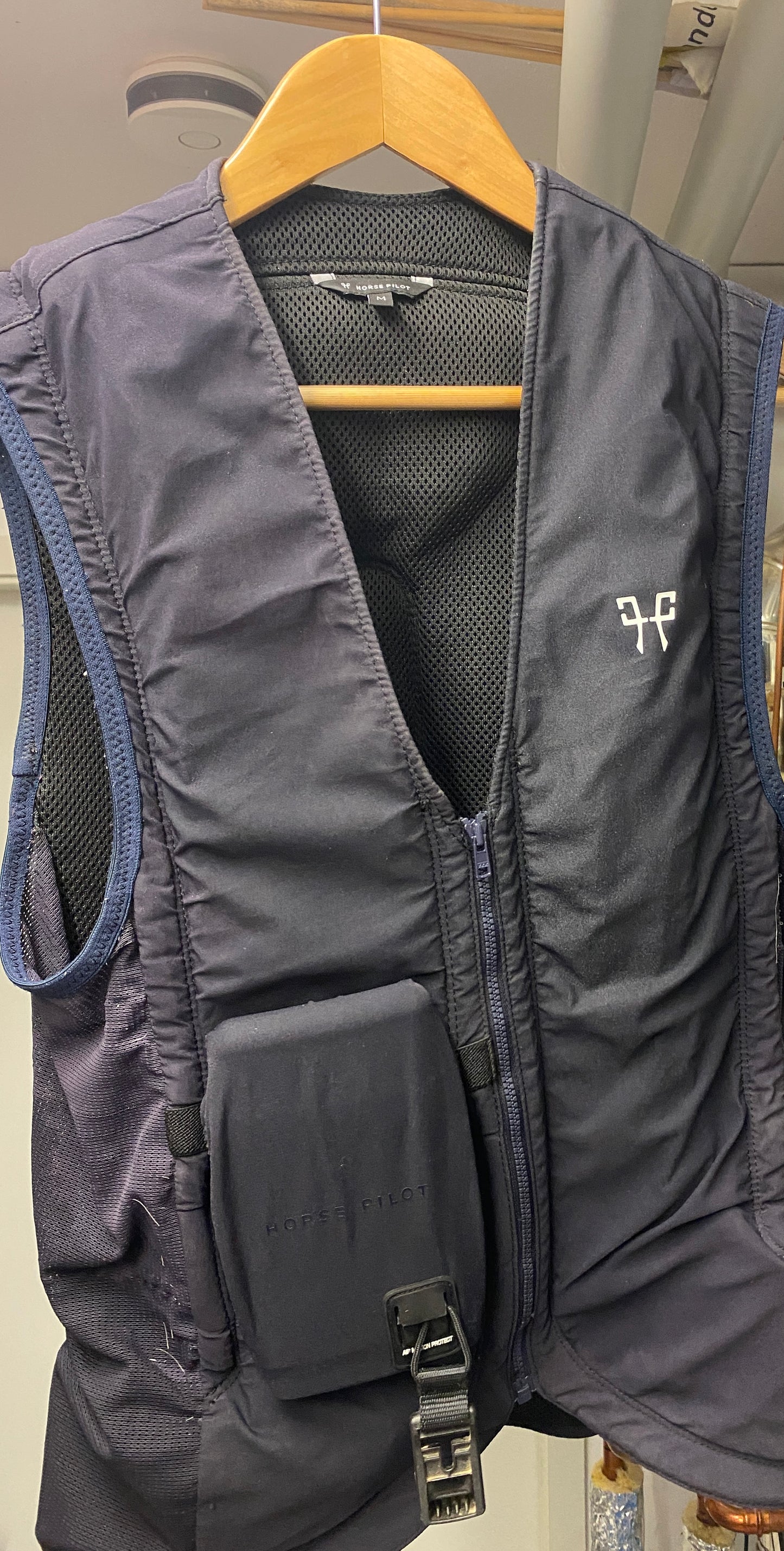 Airbag riding vest • rider protection