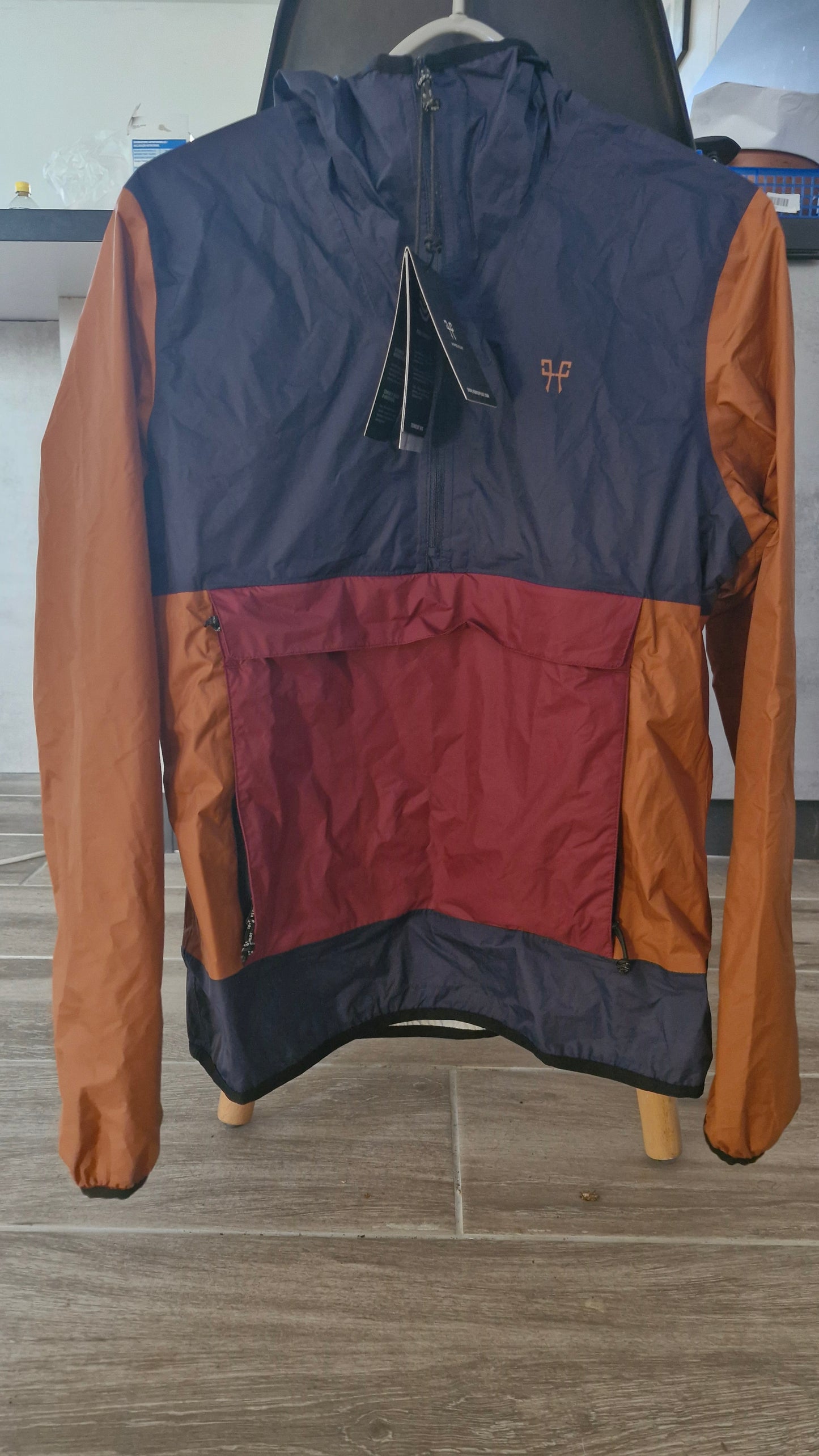 RAINTECH • Leichte wasserdichte Damenjacke