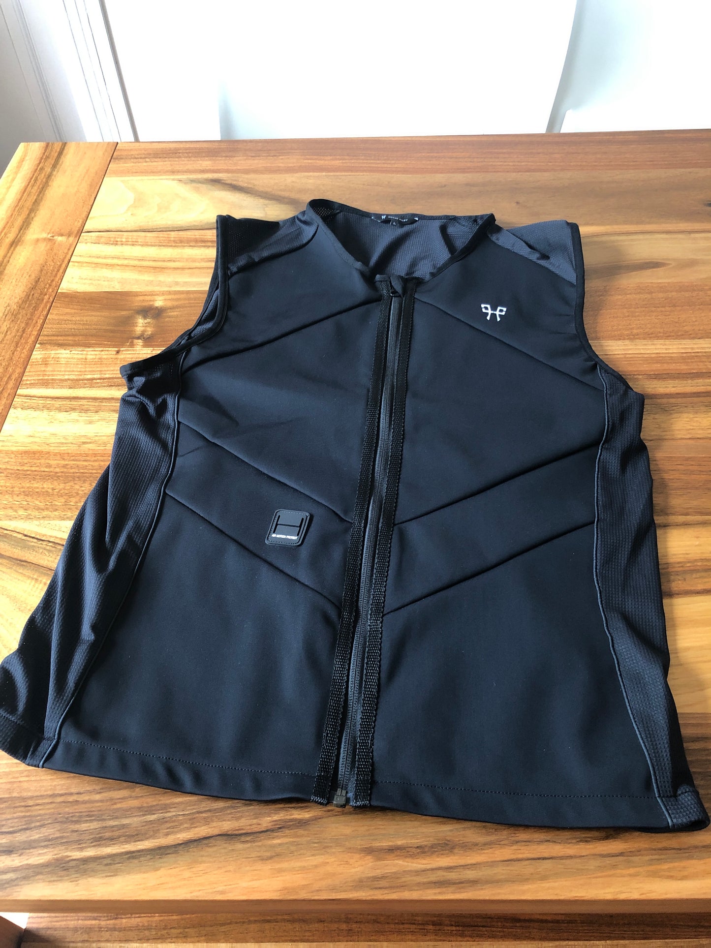 SURGILET NOIR COMPATIBLE AVEC GILET AIRBAG POUR CAVALIER HORSE PILOT•