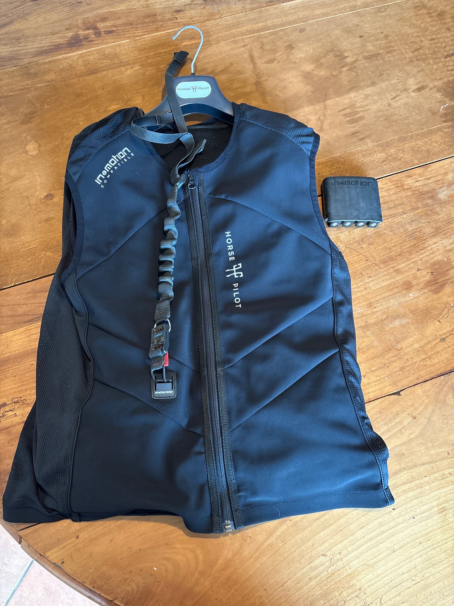 Airbag riding vest • rider protection