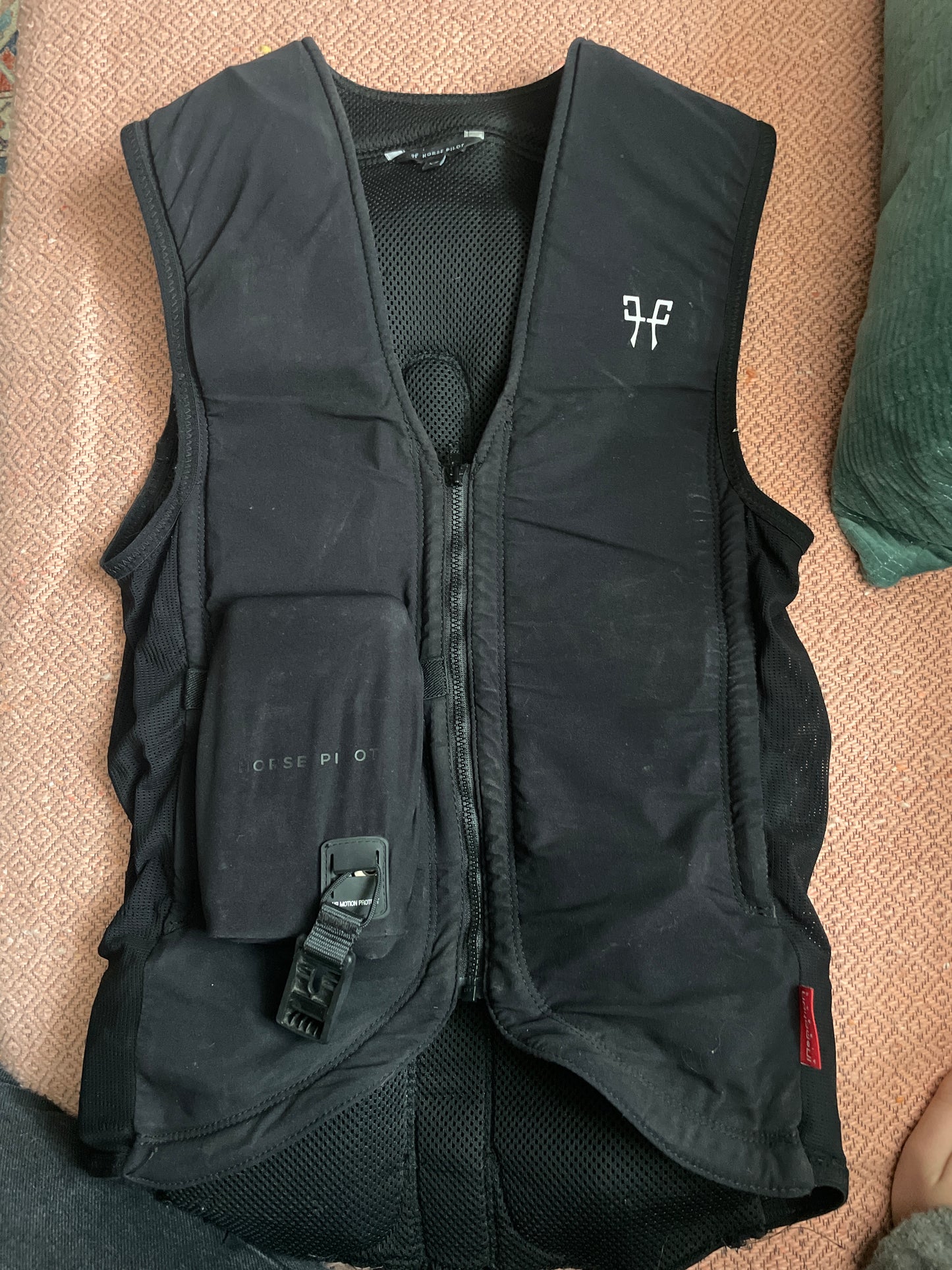 SURGILET NOIR COMPATIBLE AVEC GILET AIRBAG POUR CAVALIER HORSE PILOT